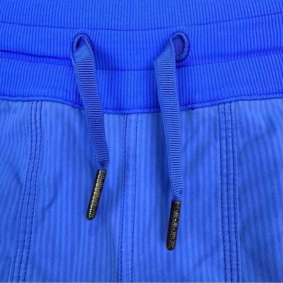 Lululemon Dance Studio Crop Pants Size 4 Pipe Dream Blue Yoga Athleisure Workout - Picture 3 of 6